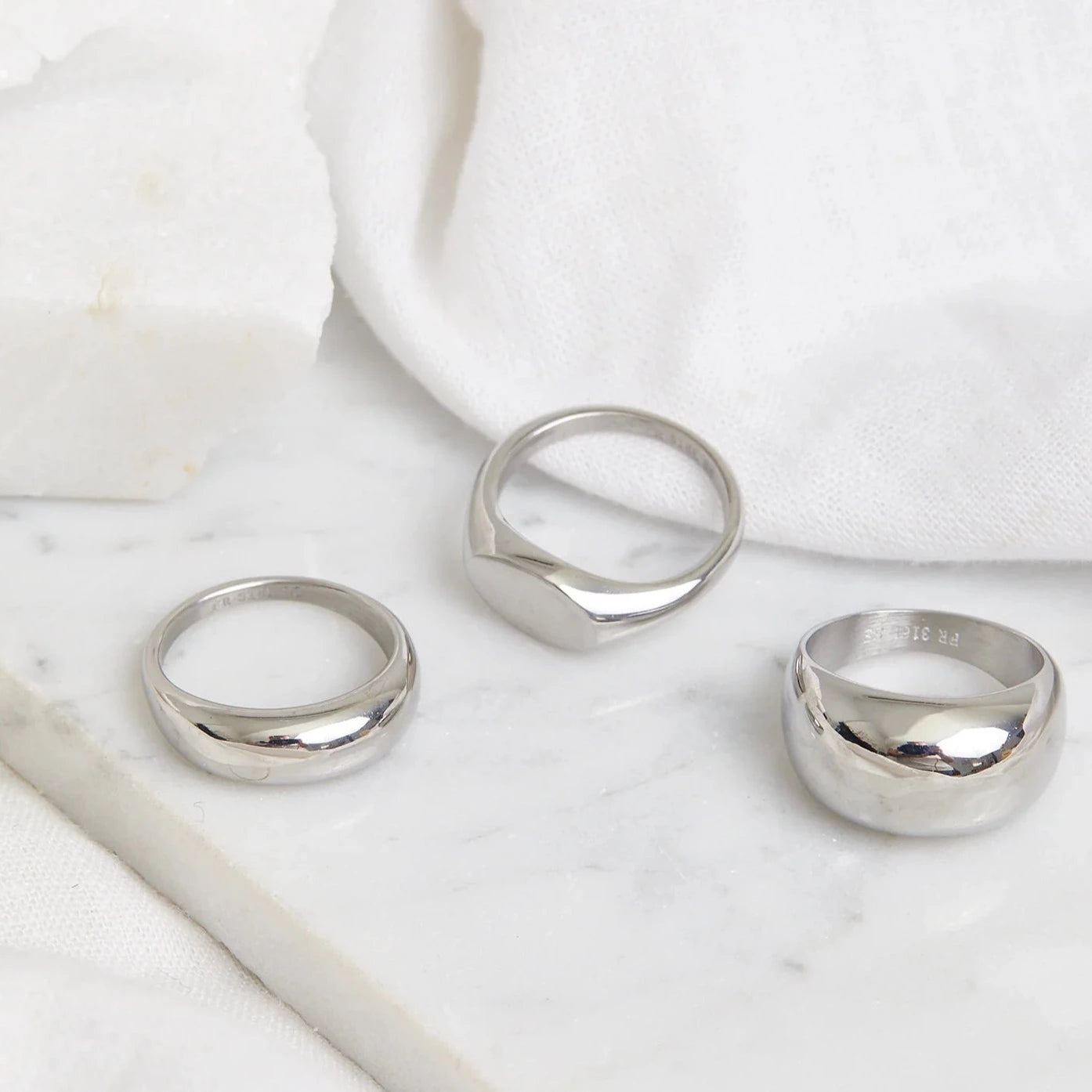 FinerRings Signet Ring – Harry and Kit - Main Image